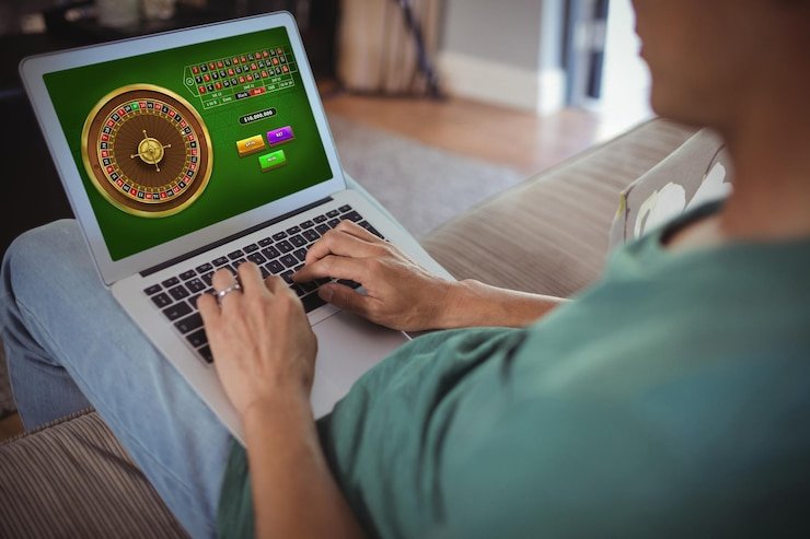Antarmuka aplikasi mobile dynastislot menampilkan pasar Liga 1 dan permainan live casino